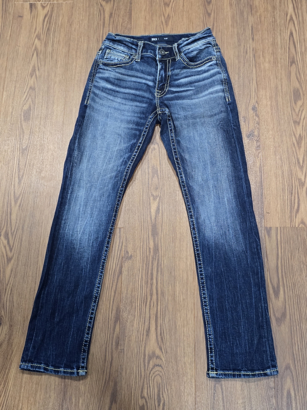 BKE Men’s Straight Jeans in Faded Blue Wash